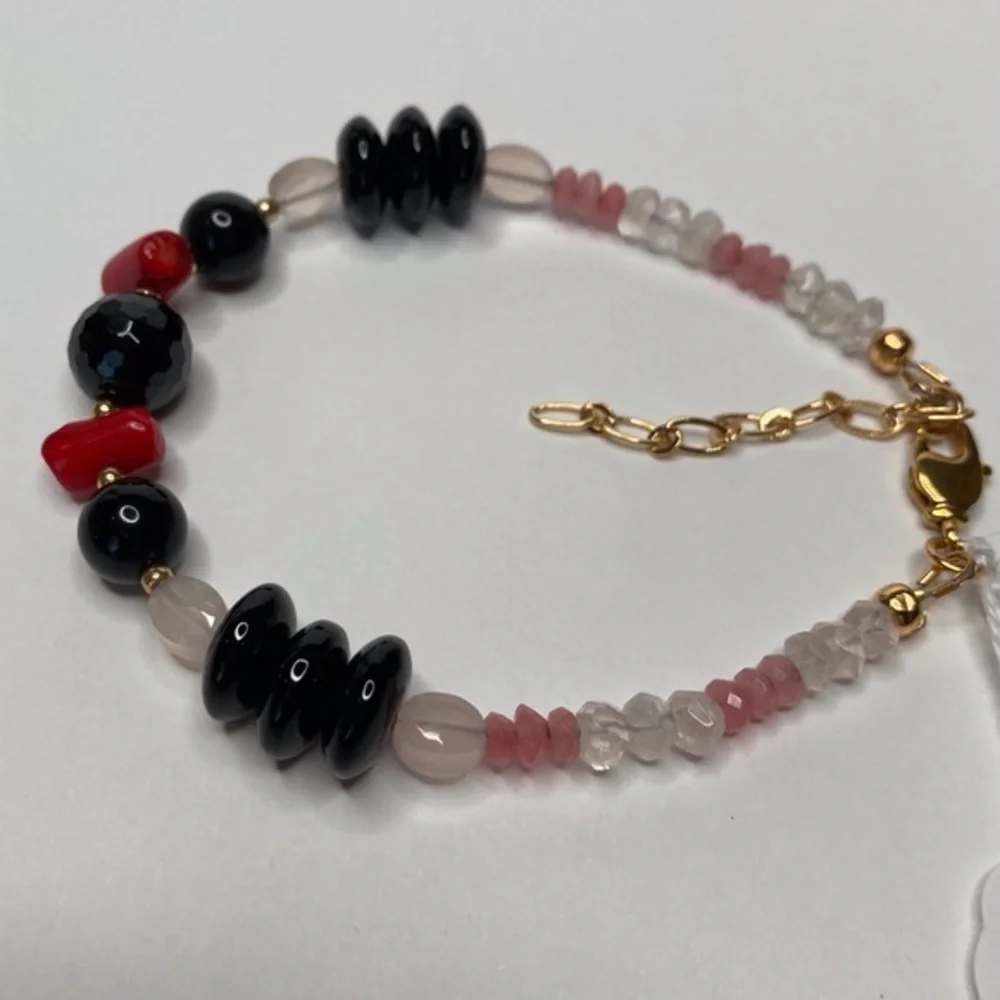 Desert Beads striking artisan
